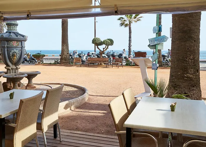 Hotel Excelsior ホテル リョレート・デ・マル
